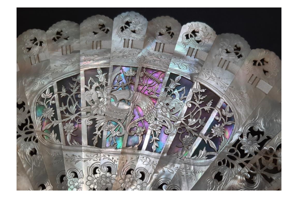 Pearl flowers, late 19 th century fan