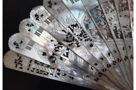 Pearl flowers, late 19 th century fan