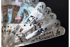 Pearl flowers, late 19 th century fan