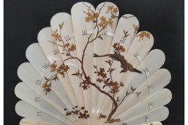 Oiseaux du Japon, éventail vers 1900