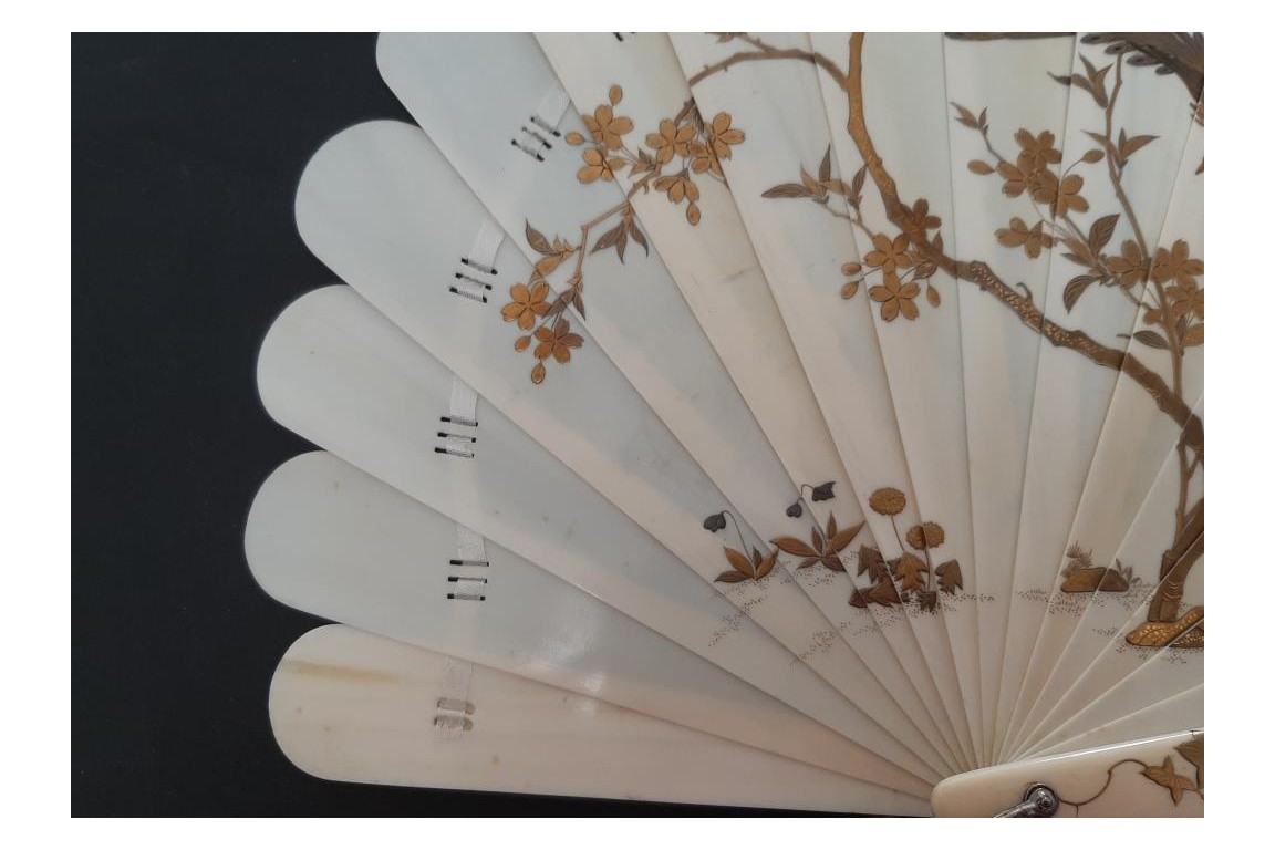 Oiseaux du Japon, éventail vers 1900