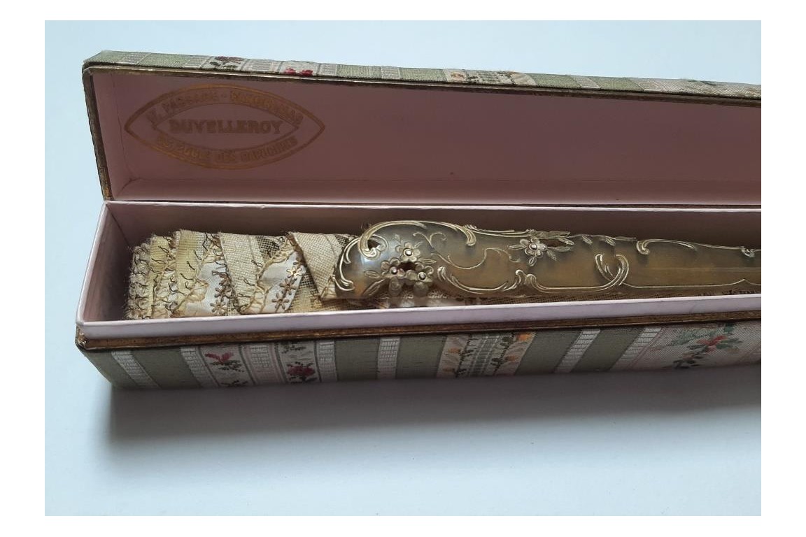 Duvelleroy noeud coffret vert fleurs