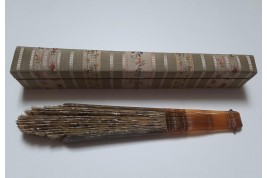 Duvelleroy noeud coffret vert fleurs