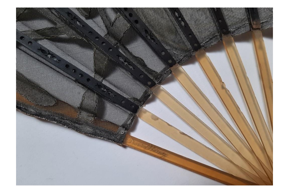 Duvelleroy, Belle au gui. Éventail dans le goût de Mucha, période Art Nouveau