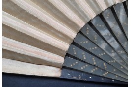 Duvelleroy, l'Empire revisité. Éventails vers 1900