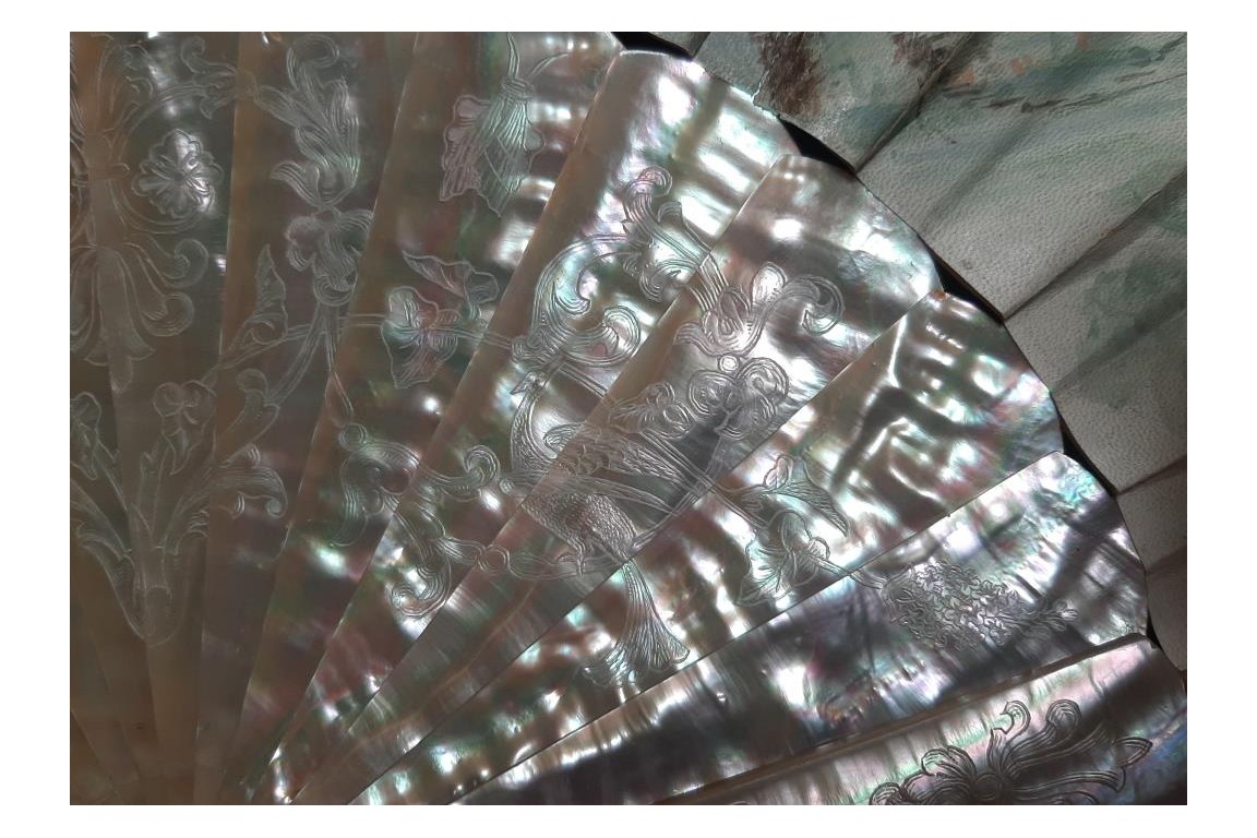 Faucon, L'amour vertueux et persévérant. Éventail de E. Prieur vers 1870-80