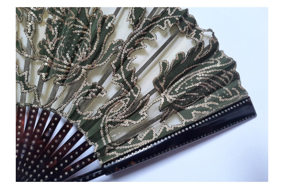 Kees, iris et pivoines. Éventail époque Art nouveau