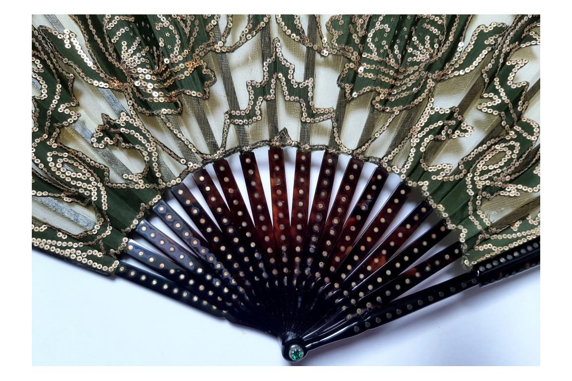 Kees, iris et pivoines. Éventail époque Art nouveau