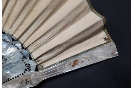 Kees, l'amour va tirer. Éventail vers 1870-80