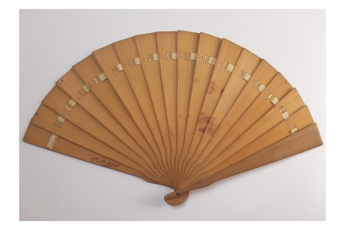 Kees, angels. Early 20th century fan
