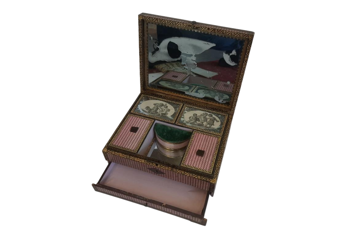 Coffret à ouvrage du papetier Lavallard, vers 1810