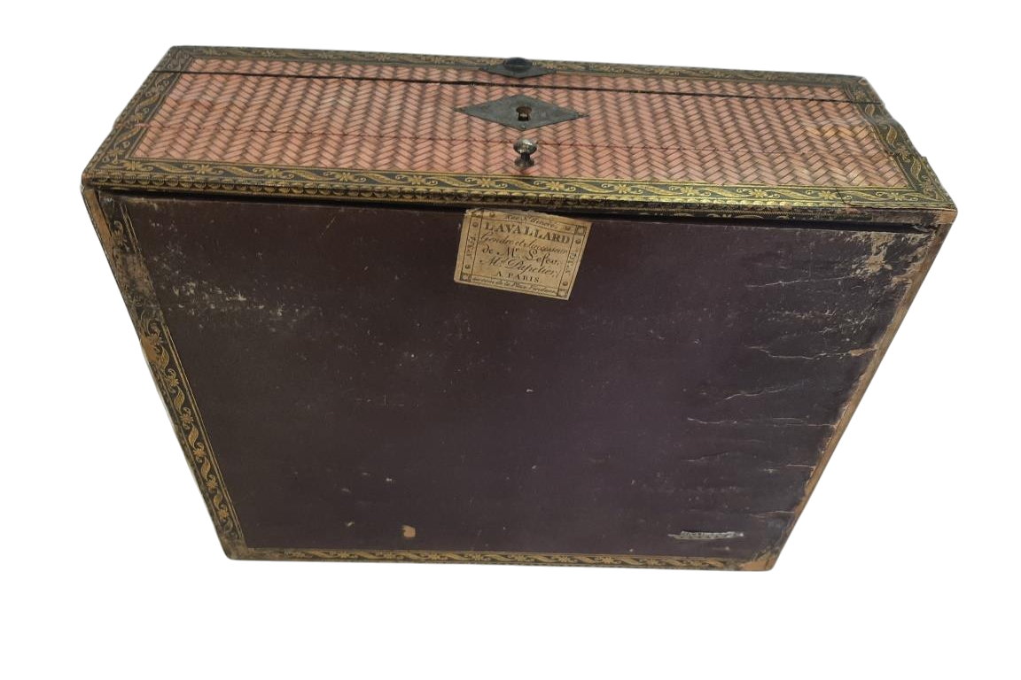 Coffret à ouvrage du papetier Lavallard, vers 1810