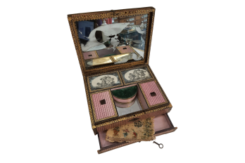 Coffret à ouvrage du papetier Lavallard, vers 1810