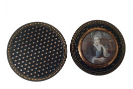 The chemist, late 18th century snuffbox