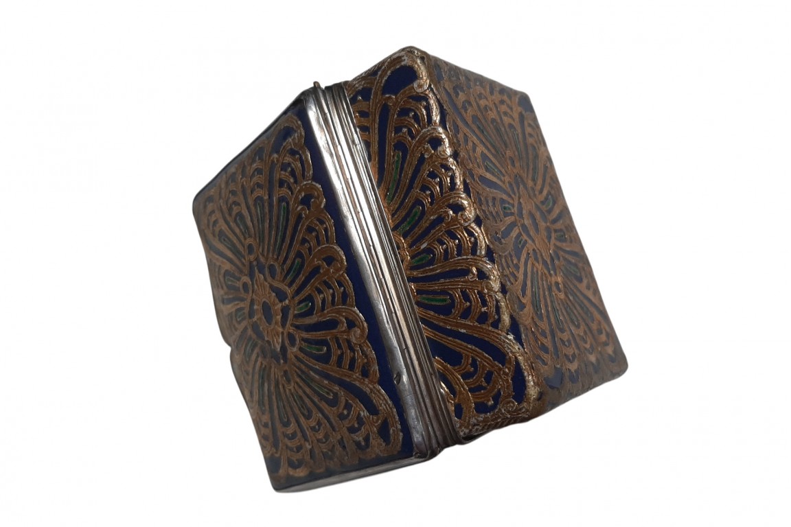 Blue and gold, 18 or 19th century box