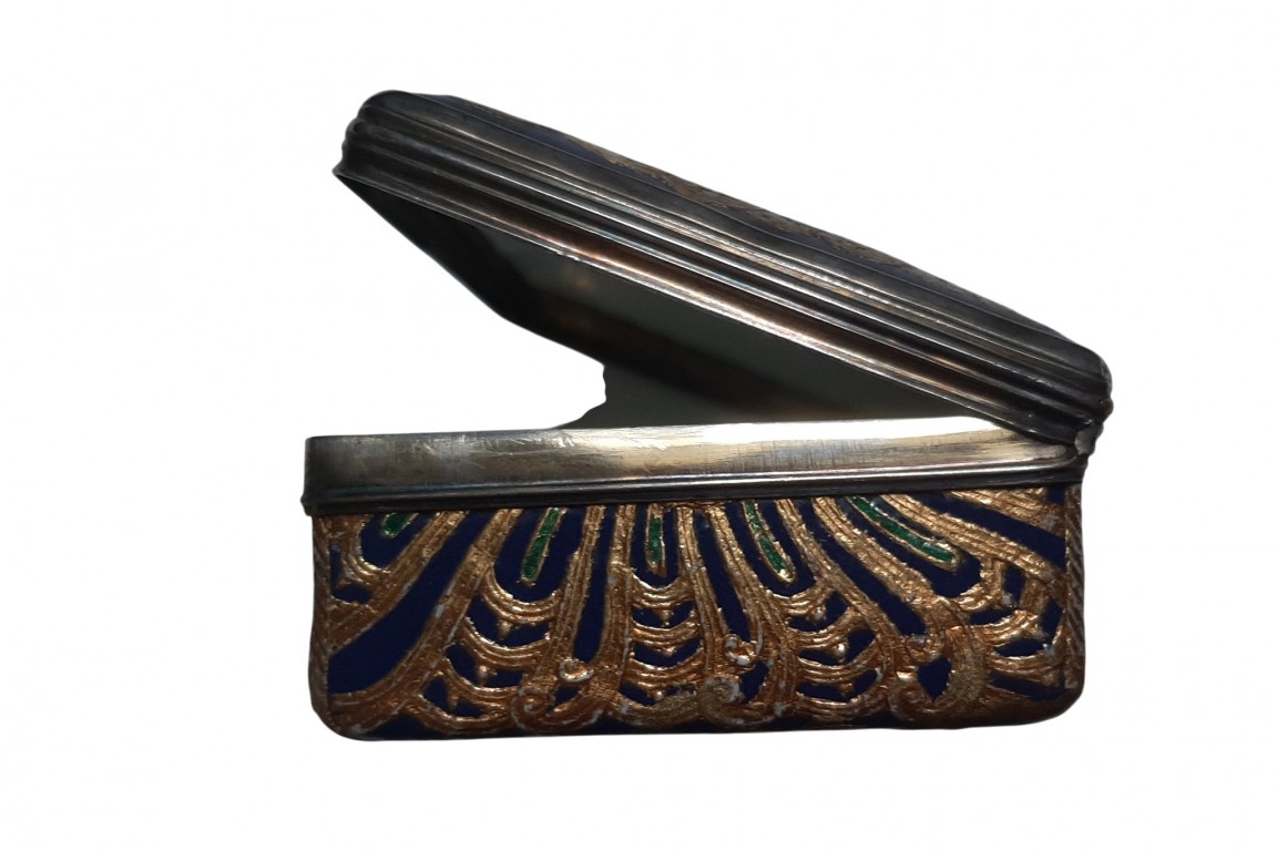 Blue and gold, 18 or 19th century box