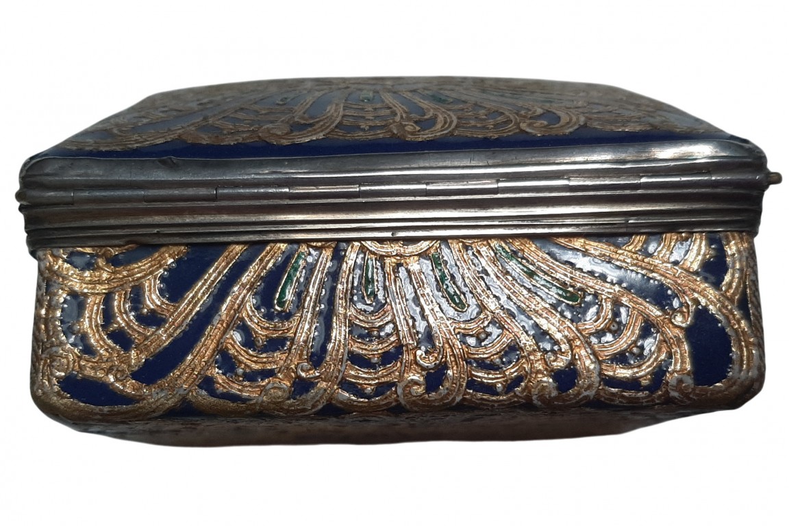Blue and gold, 18 or 19th century box