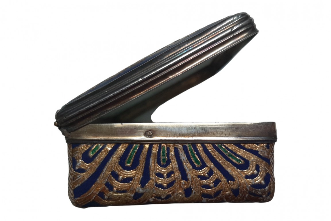 Blue and gold, 18 or 19th century box