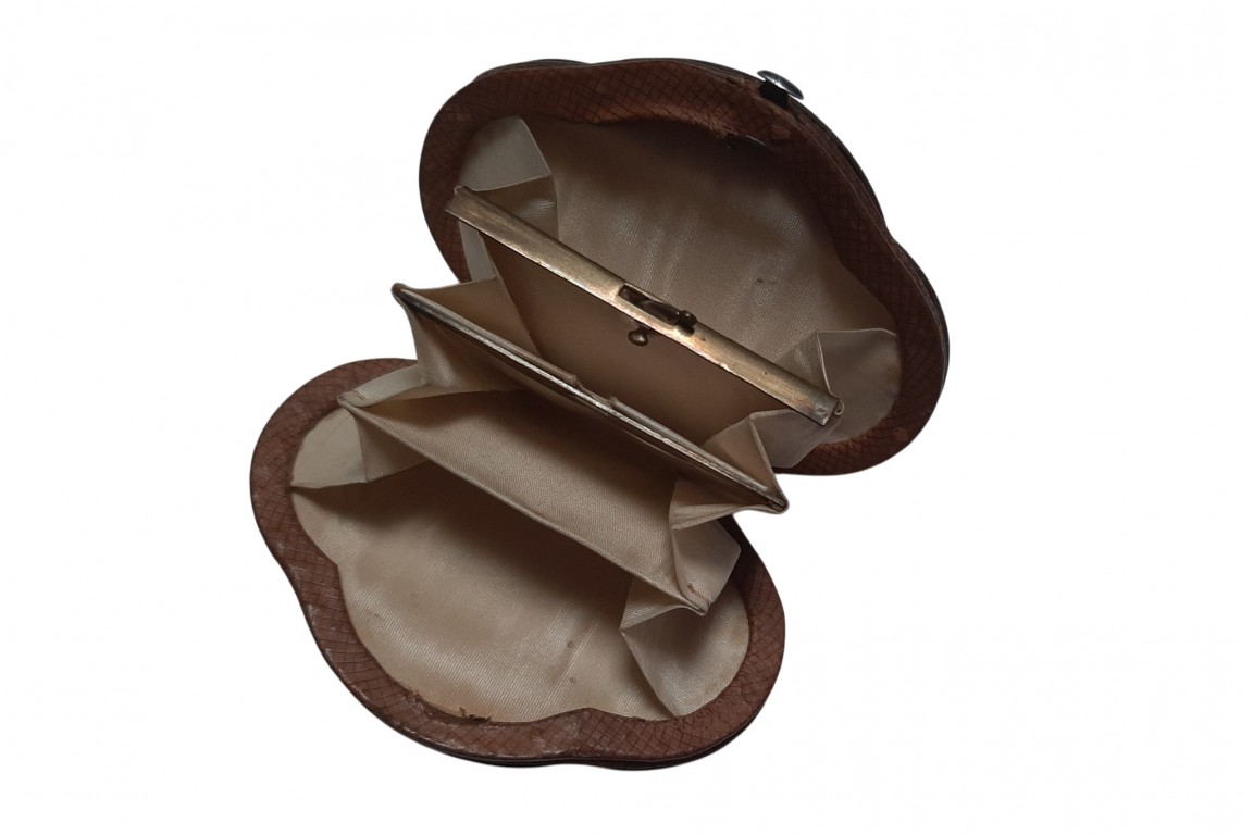 Red, late 19th century purse
