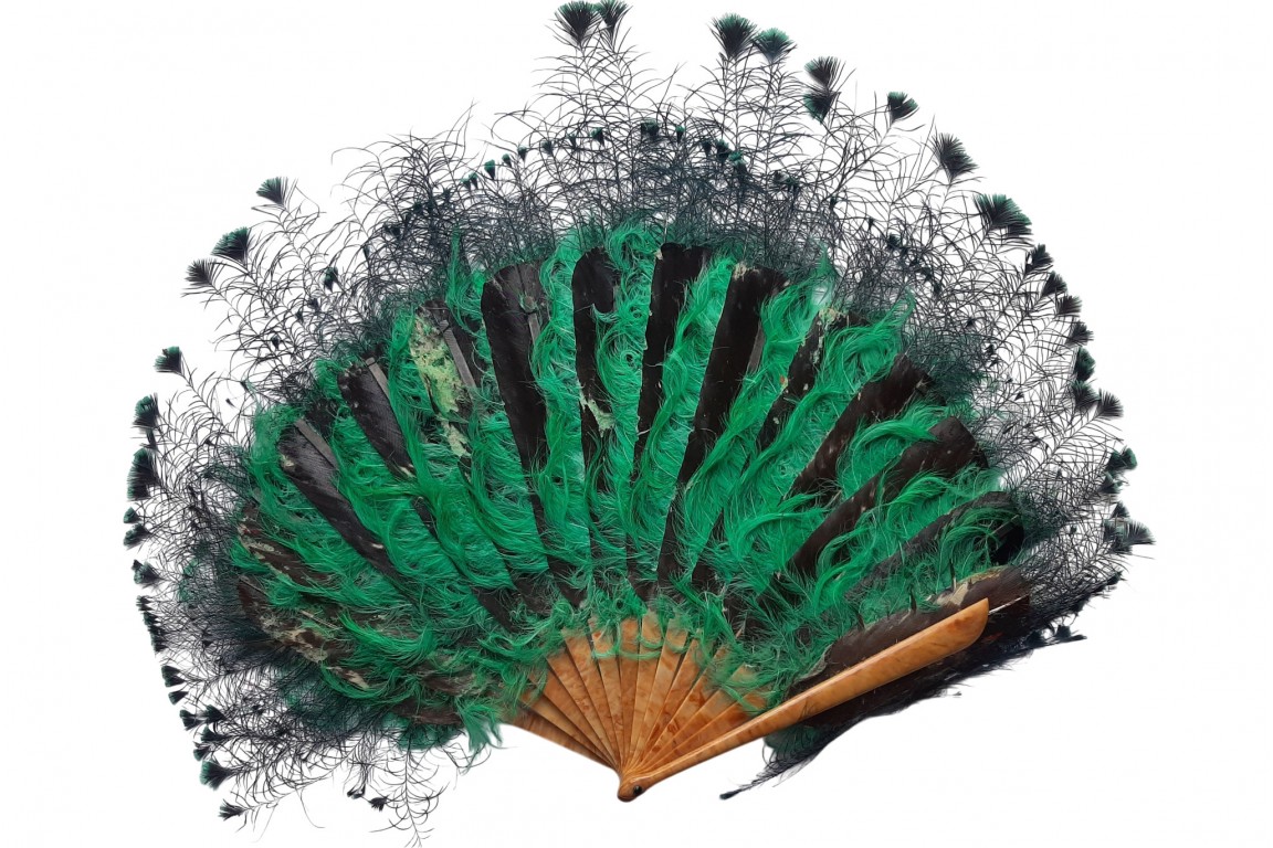 Bleu, rose et vert. Éventails art déco