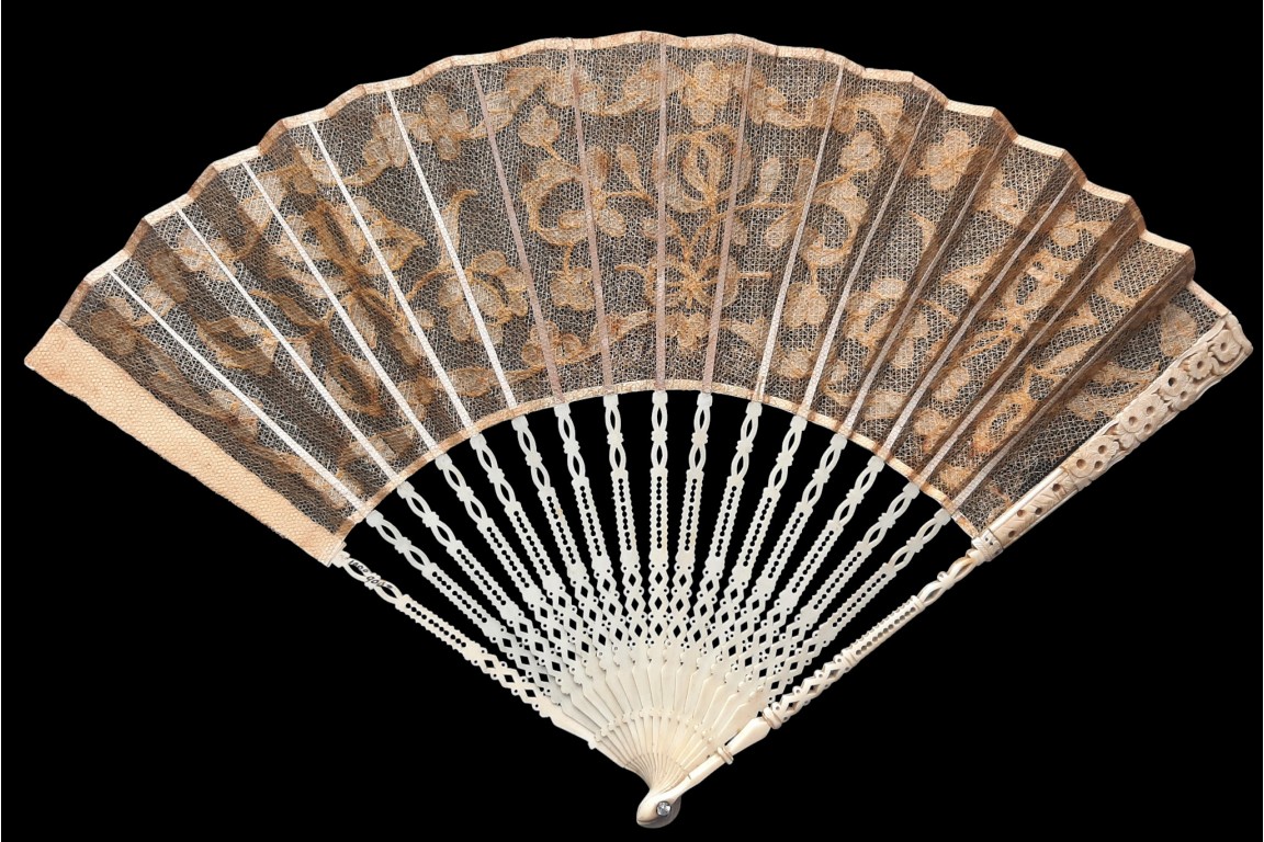 Catgut crème et argent, éventail vers 1750