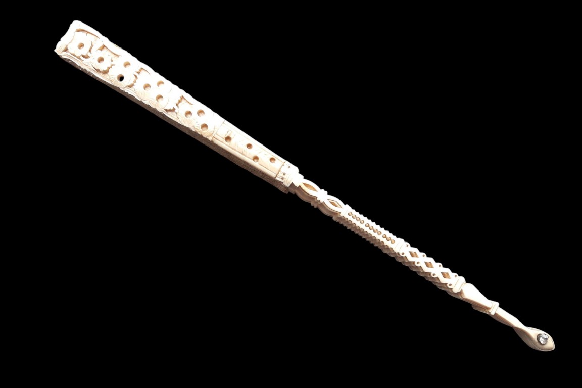 Catgut crème et argent, éventail vers 1750