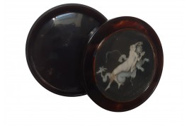 Hope nurturing a chimera, snuffbox in the taste of Michelangelo Maestri circa 1800