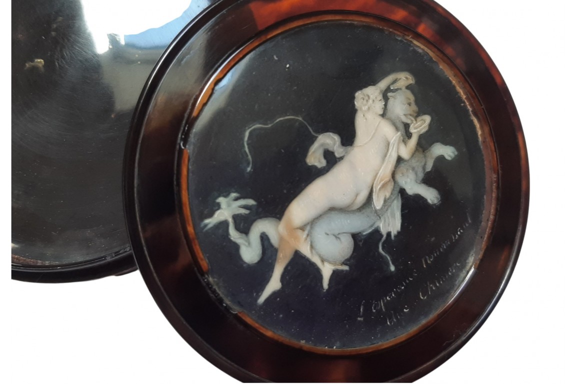 Hope nurturing a chimera, snuffbox in the taste of Michelangelo Maestri circa 1800