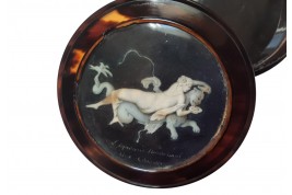 L'Espérance nourrissant une Chimère, tabatière d'après Michelangelo Maestri, vers 1800