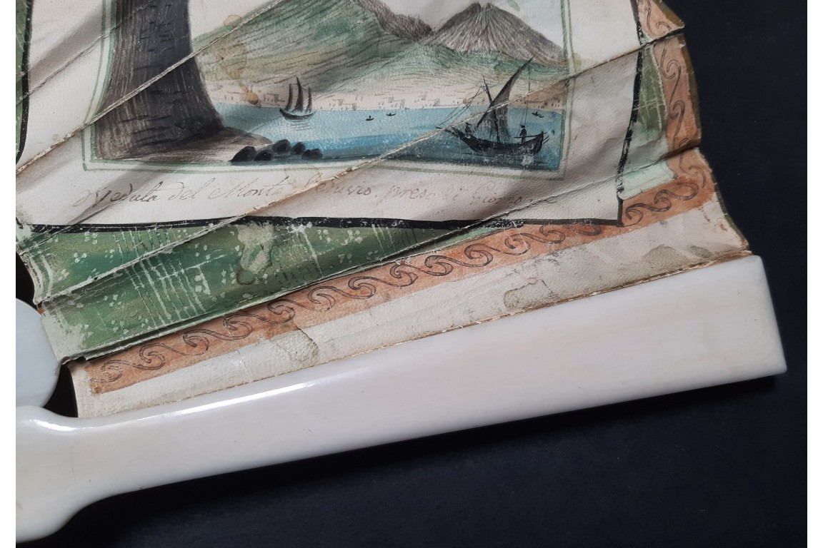 Le monte Nuovo, le pont de Caligula et le Vésuve, éventail souvenir de l'éruption d'Août 1779