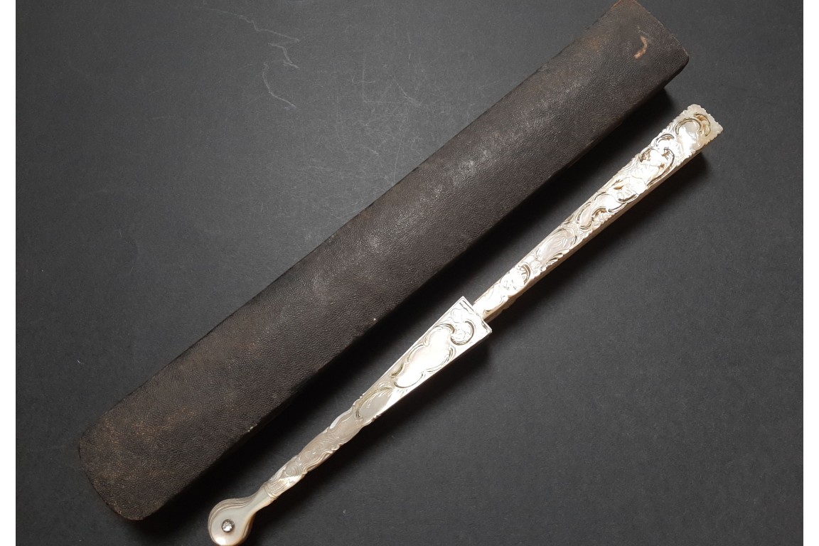 Vénus remettant les armes à Enée, éventail vers 1760