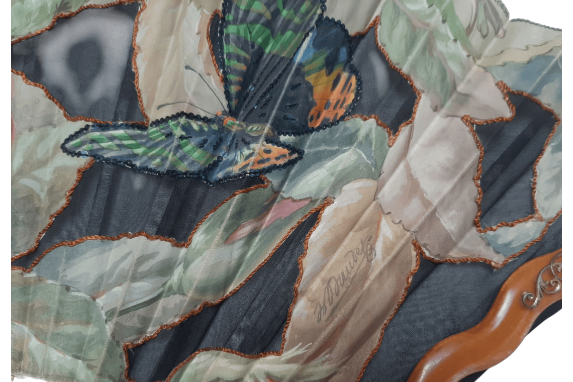 Roses and a butterfly, Art Nouveau fan by Daudet and Duvelleroy