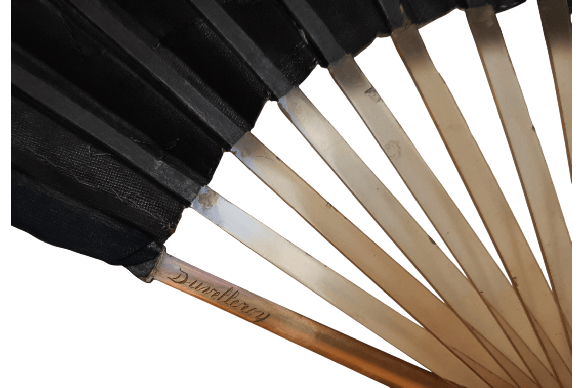 Roses and a butterfly, Art Nouveau fan by Daudet and Duvelleroy