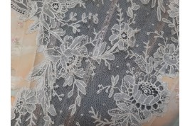 The beauties float, fan design by Marie Adam for Creusy, circa 1890