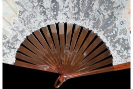 The beauties float, fan design by Marie Adam for Creusy, circa 1890