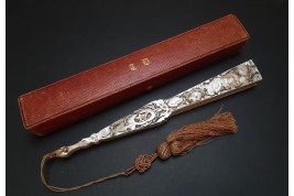 Charmante compagnie, éventail vers 1865