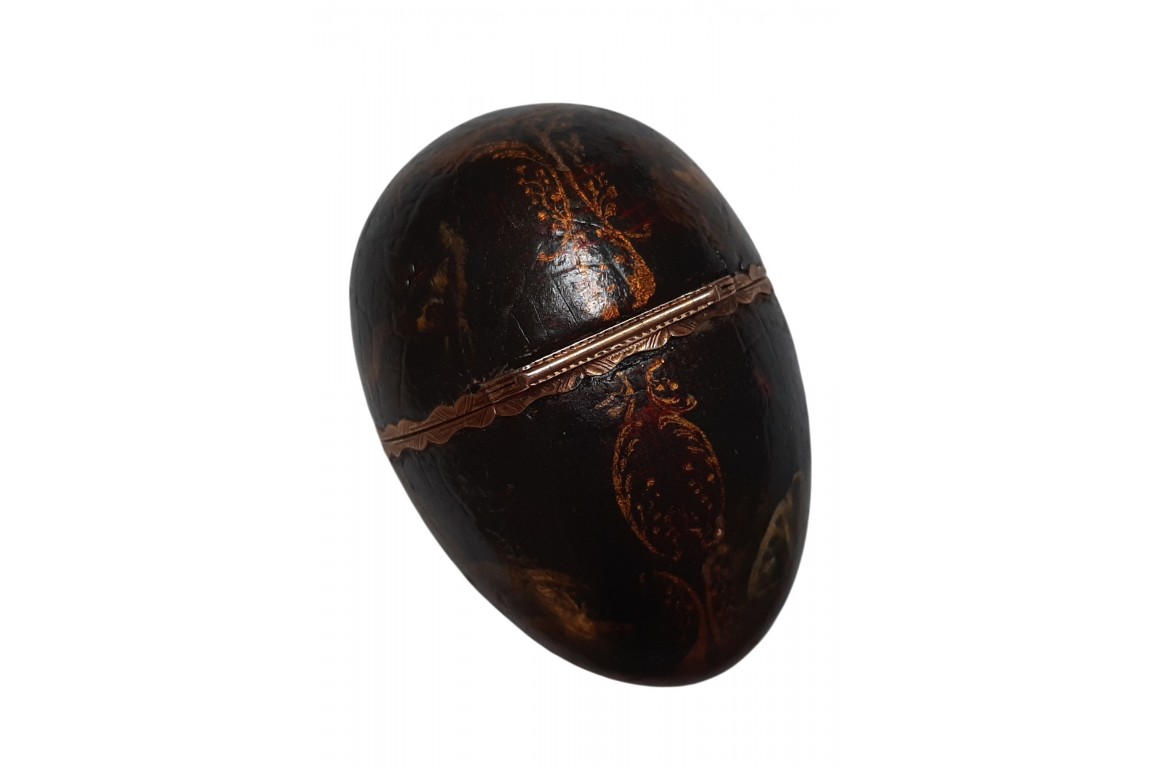 Vernis Martin egg, 18th century