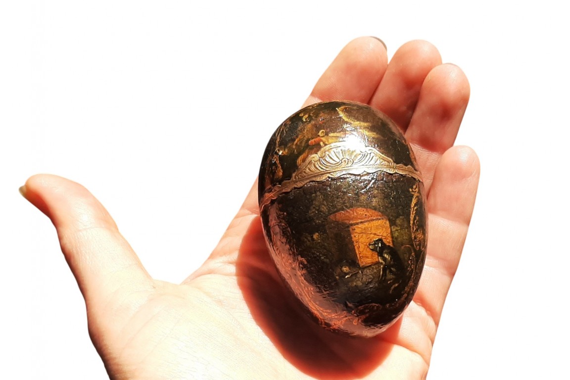 Vernis Martin egg, 18th century