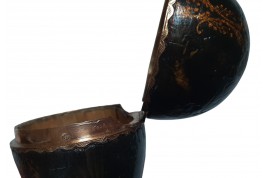 Vernis Martin egg, 18th century