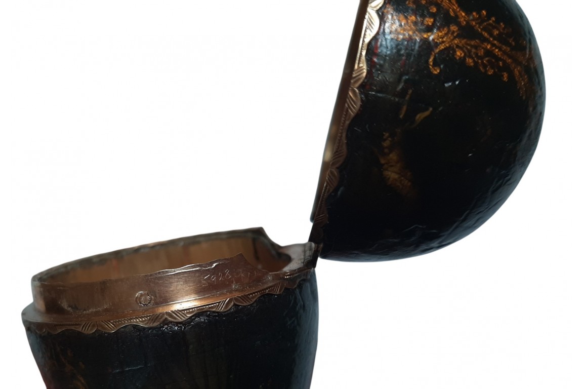 Vernis Martin egg, 18th century