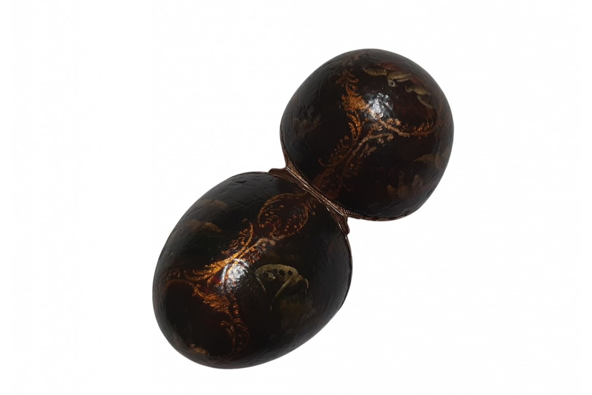 Vernis Martin egg, 18th century