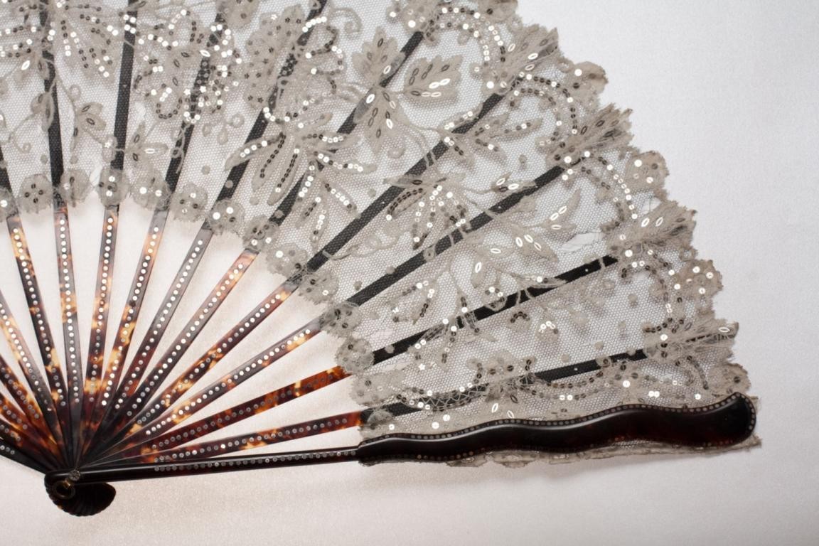 Art Nouveau fan, Duvelleroy, circa 1900