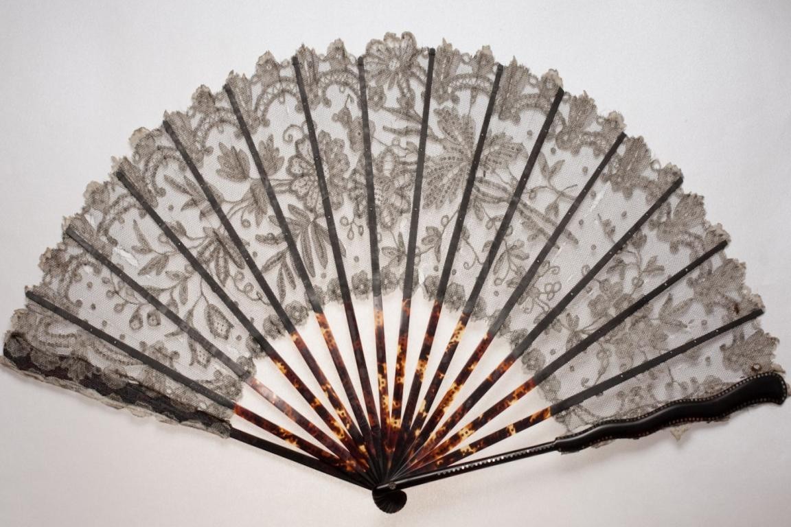 Art Nouveau fan, Duvelleroy, circa 1900