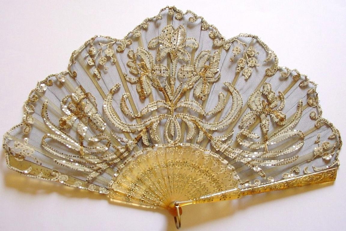 Iris, fan circa 1905