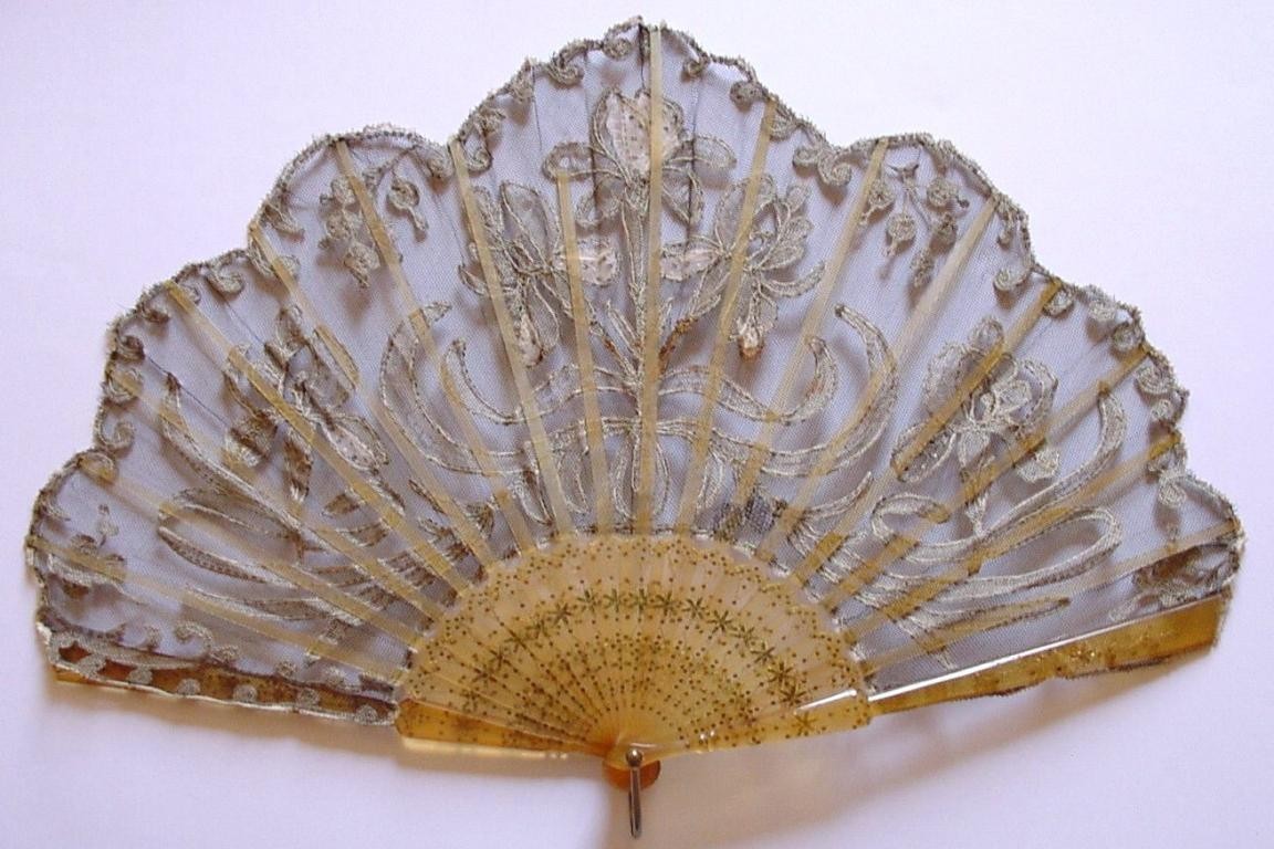 Iris, fan circa 1905